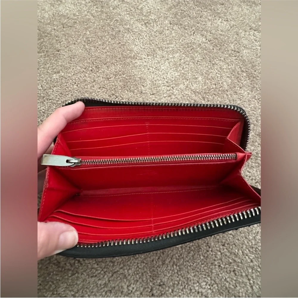 Christian Louboutin “Panettone” Spiked Zip Wallet - Black - EXCELLENT CONDITION - Picture 4 of 9